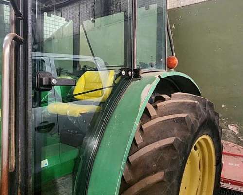 Tractor John Deere 5603 con Pala