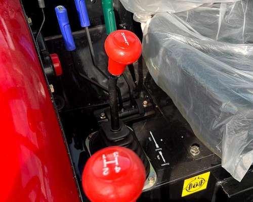 Tractor YTO 55hp Cabinado / Techo 4X4 - Financiación