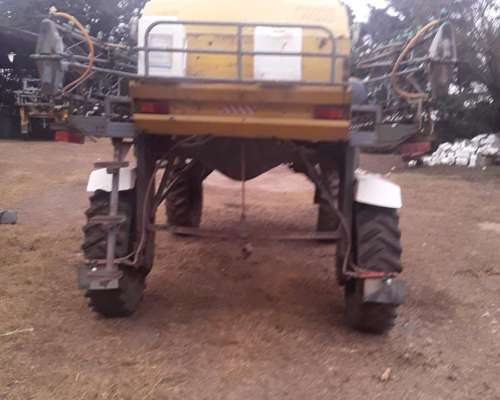 Pulverizadora Pla de 2000 Lts. año 1992. Motor Mercedes 1112