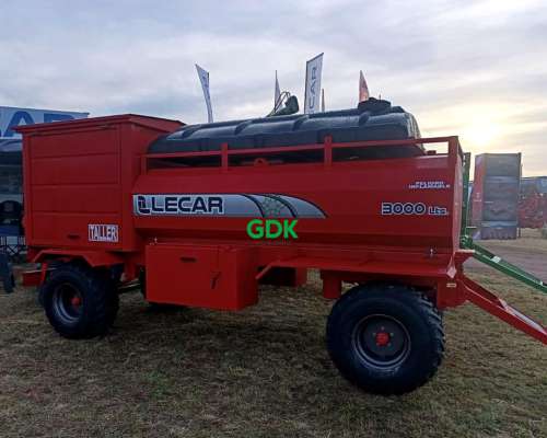 Acoplado Tanque con Taller Trasero 3000 Lts. Lecar