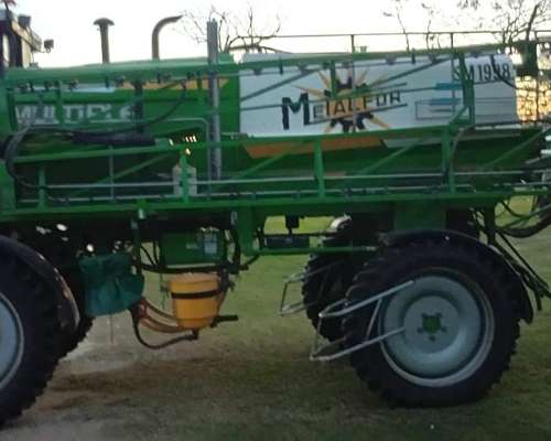 Pulverizadora Metalfor M2800 Usada en Excelente Estado