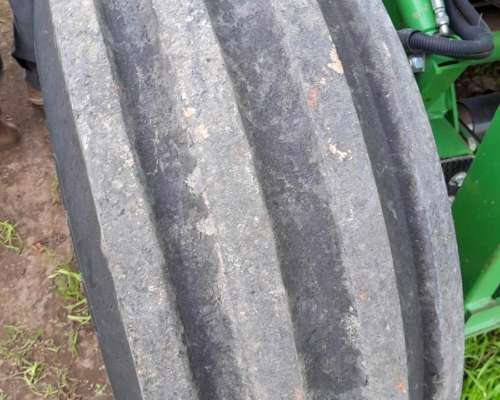 John Deere 569 año 2016