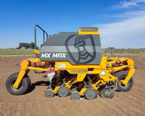 Sembradora Agrometal MX MAX 39 Lineas a 26 CM.