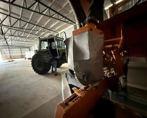 Sembradora Agrometal TX Pivot, año 2010, 16 a 52, 20 a 40