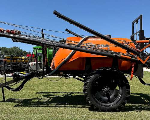 Pulverizadora 3800 Lts y 28 Mts Praba