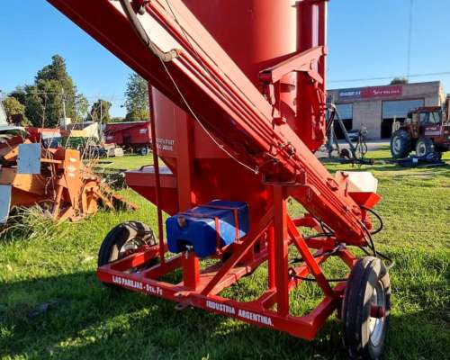 Inoculadora Ombu ISO 2000 Cubiertas y Chimango Seminueva