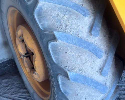 Tractor Valmet 885 Tracción Simple, Mod 1996, Caja 16x8