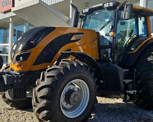 Valtra BH 174 HI Tech Semi Power Shift con Piloto - Stock