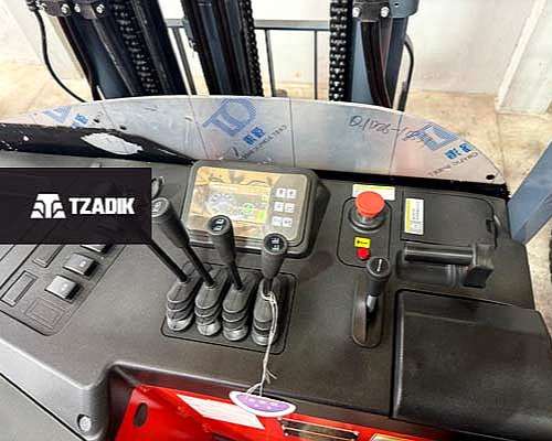 Apilador Eléctrico Premium Reach Heli CQQ 18 G2 1800kg