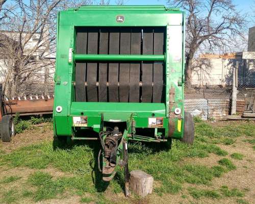Vendo Arrolladora John Deere.