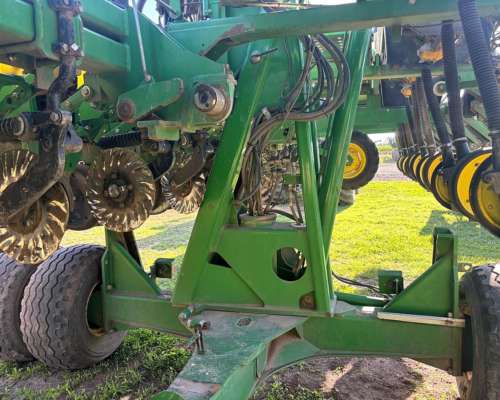 Jd 1740 18/52, 2010, Precision Planting Vset y Delta Force.