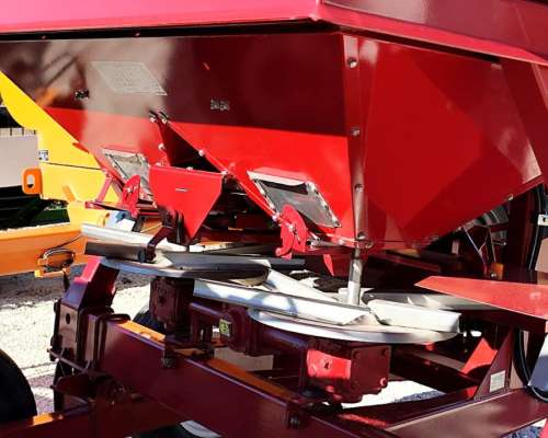 Fertilizadora de Arrastre Syra F 4.000 – Nueva