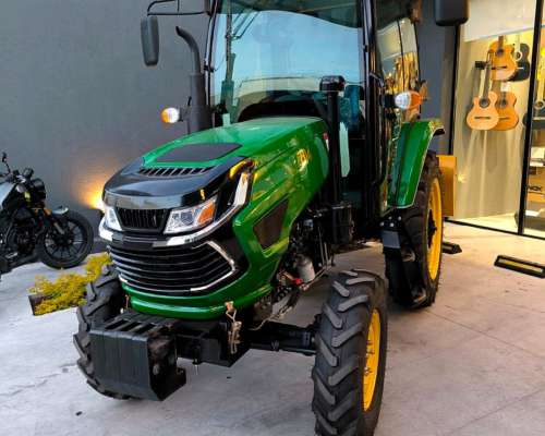 Tractor JD 70 HP Doble Tracción 3 Puntos, con Rotovator