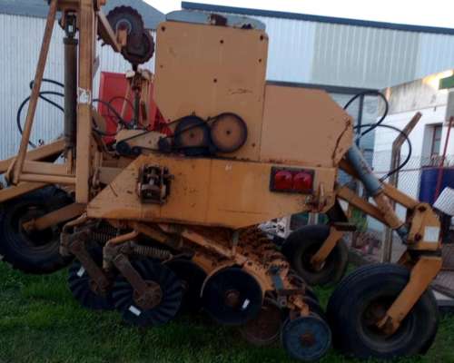 Sembradora Agrometal MX 23 a 21 Tolva Única Reparada