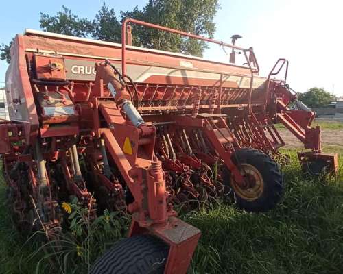 Crucianelli Pionera 2917 , año 2010 , Alfalfero