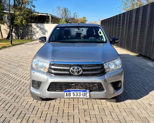 Toyota Hilux SR 4X4 D/C Manual