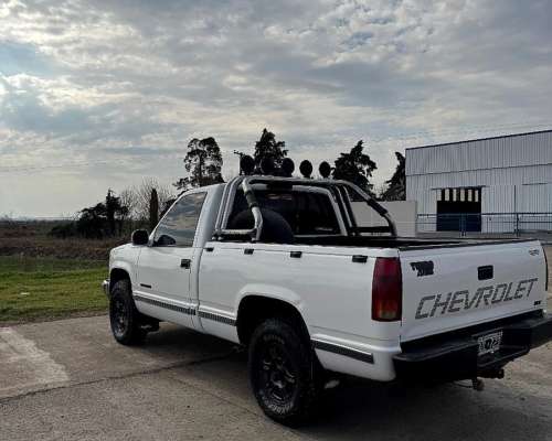 Chevrolet Silverado con Motor Cummins 6 Cilindros año 1998