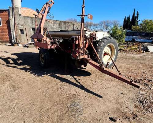 Sembradora Gherardi G100 25 a 17,5 cm con Alfalfero