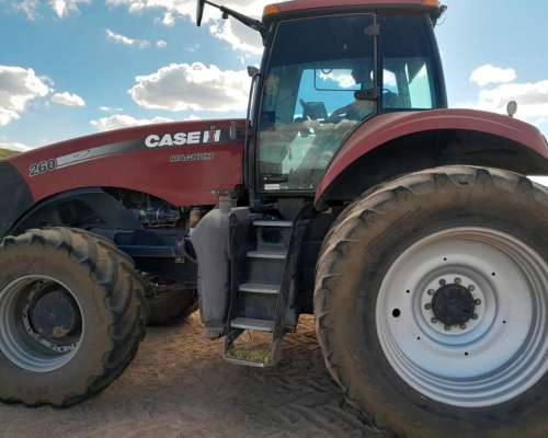Tractor Magnum 260- 2013