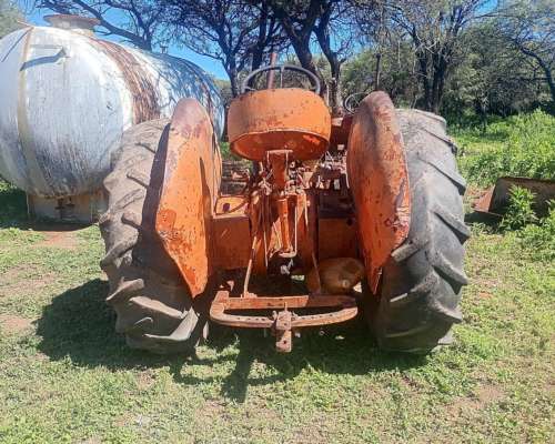 Lote de 3 Tractores Clásicos Completos, Escucho Oferta.