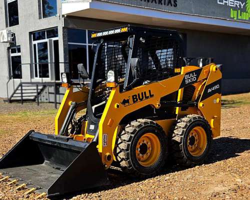 Minicargadora Bull AV490 50hp