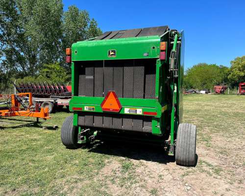 Rotoenfaradora John Deere 567