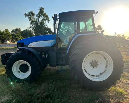 New Holland TM 7040