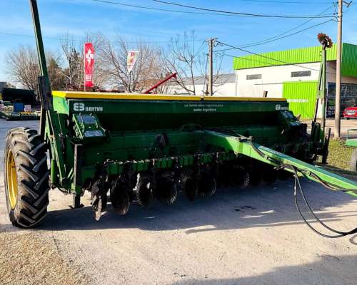 Sembradora Bertini 10.000 de 25 Lineas a 17.5.