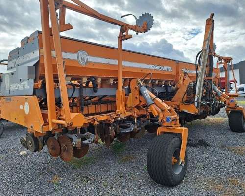 Sembradora Agrometal TX Mega 2235