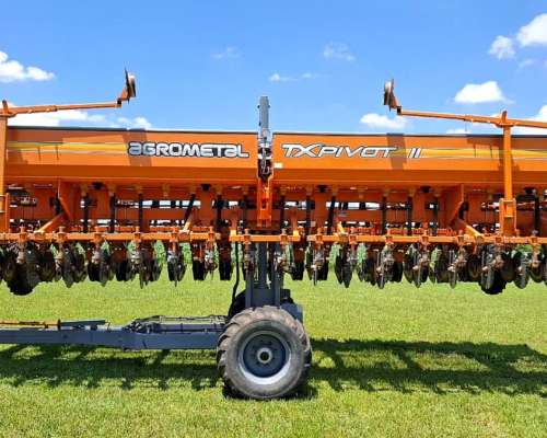 Sembradora Agrometal Pivot Autotrailer Neumatica 20-42