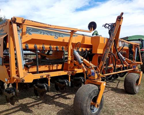 Agrometal TX Mega Neumática Impecable año 2005 13 a 52