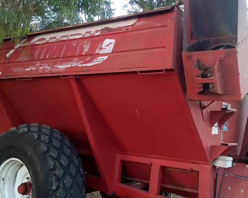 Tolva Ombu ATA-14 Tn-balanza y Cubiertas-año 2005-muy Buena