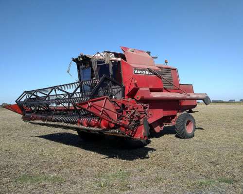 Vendo Cosechadora Vassalli 1200 año 1991 con 23 Pies