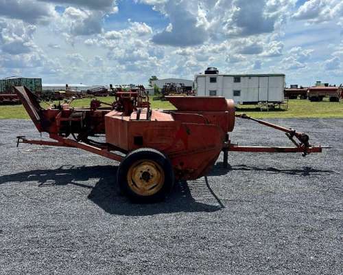 Enfardadora Mainero RF90 con Atador a Alambre