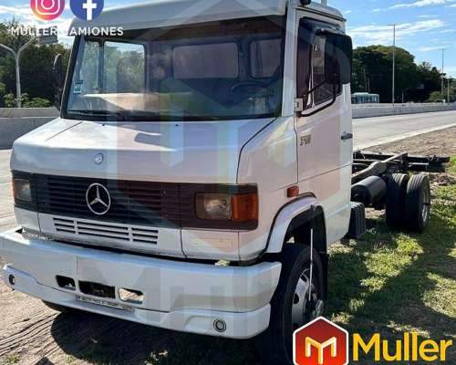 Mercedes Benz 710 año 2015 Chasis