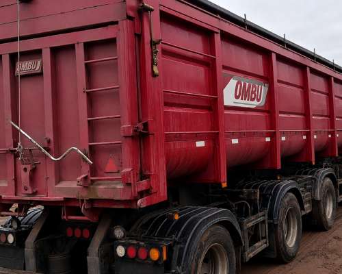 Iveco Hi-road 440 6X2 año 2021 con 213.000 km Batea Ombu