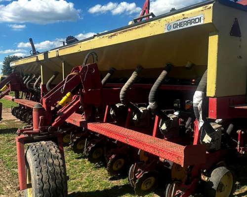 Sembradora Gherardi G-200 Neumatica de 14x52 muy Buen Estado