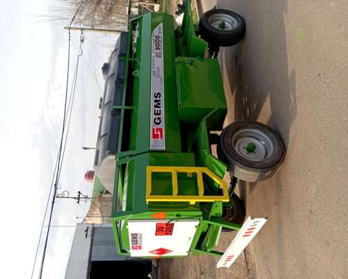 Acoplado Tanque de 3000 Lts Combinada