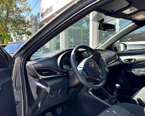Yaris 5 Puertas 1.5 6m/t XS 0km MY2025 Gris Oscuro