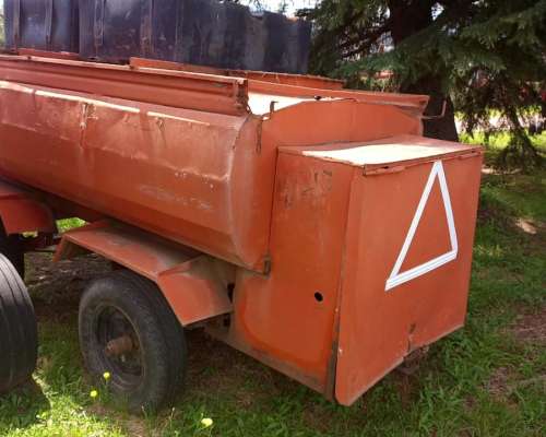 Acoplado Petrolero de 2000 C-baulera Trasera 2 Tanques Agua
