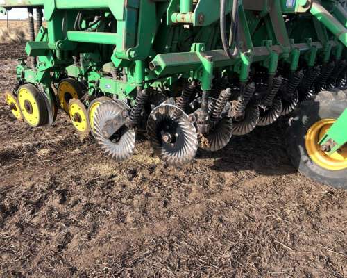 Sembradora Erca Serie VF 33 Lineas a 21 CM. con Monitor