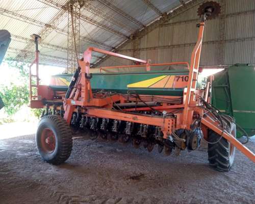 Sembradora Dumaire Modelo 710