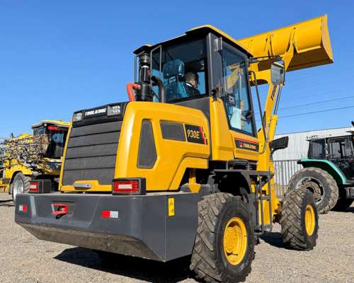 Pala Cargadora TK 930 e - Peso OP: 4.000 Kg