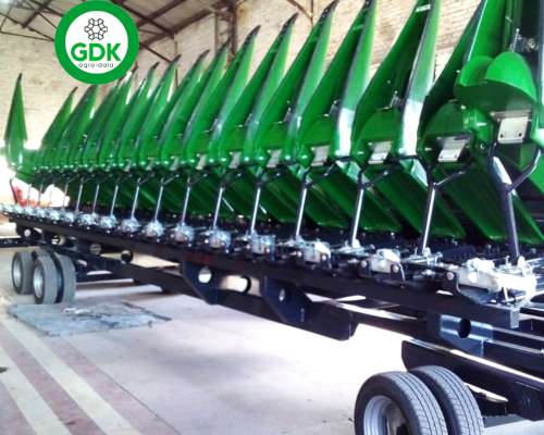 Cabezal Maicero 10 a 70. Embocador John Deere C/carro. Ombu