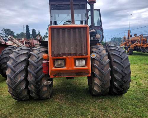 Tractor Zanello 417 con Duales y Motor John Deere de 160 HP