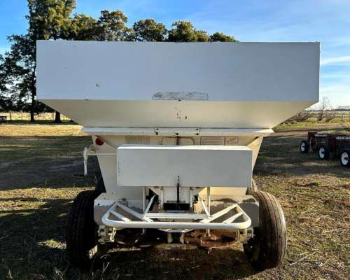 Fertilizadora Tyler Usada al Voleo