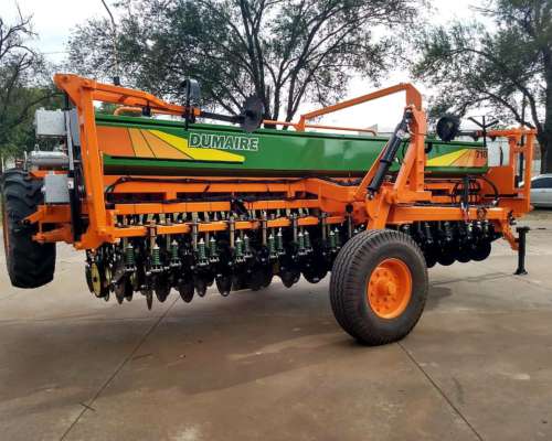 Sembradora Dumaire Modelo 710 ( 29 a 19 )