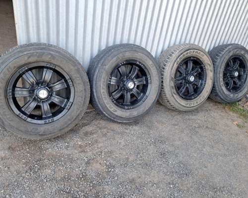 Vendo Llantas y Cubiertas