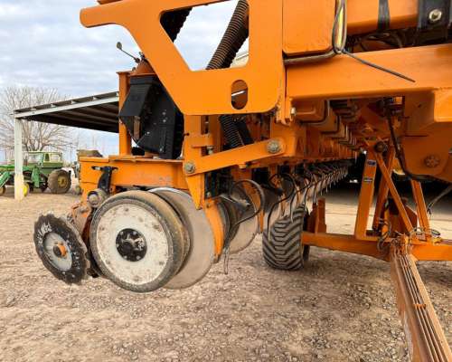 Cele Mobile 16 a 52 Autotrailer Neumática Fert al Costado