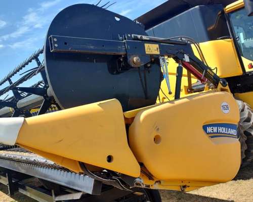 Cosechadora New Holland CR 7.90 con Drapper 40